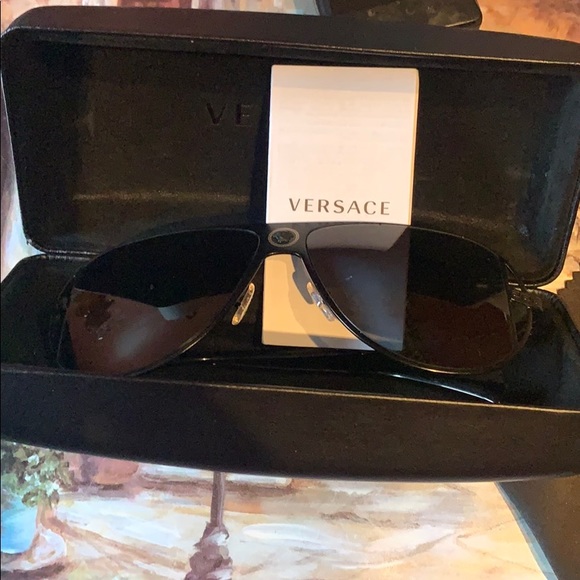 Versace - Picture 8 of 8